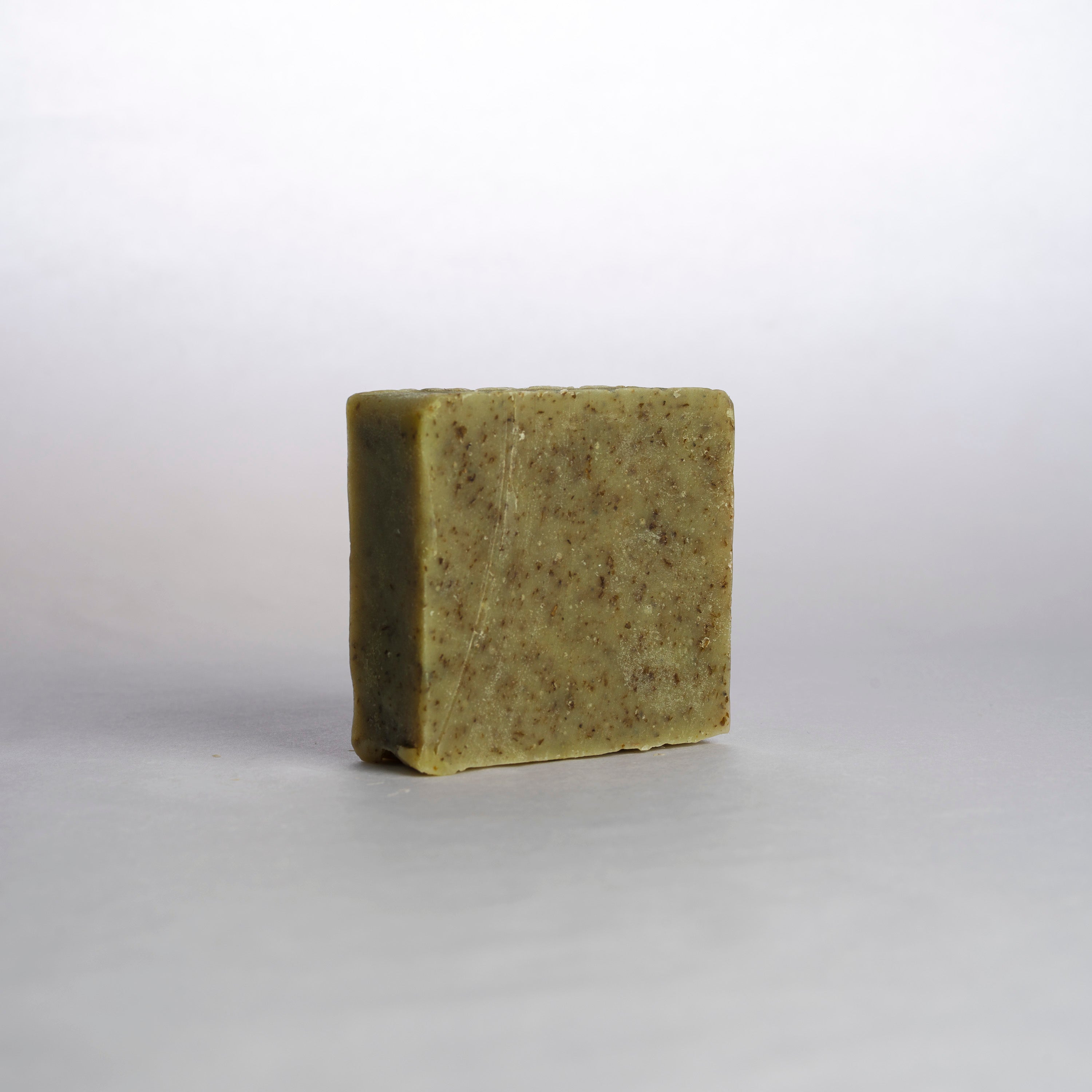 Shampoing solide argile-ortie